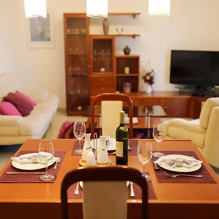 Apartman Rony Apartment *
