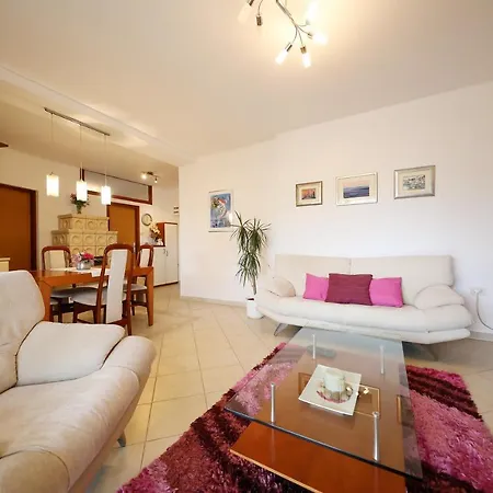 Apartman Rony Apartment