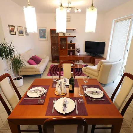 Apartman Rony Apartment